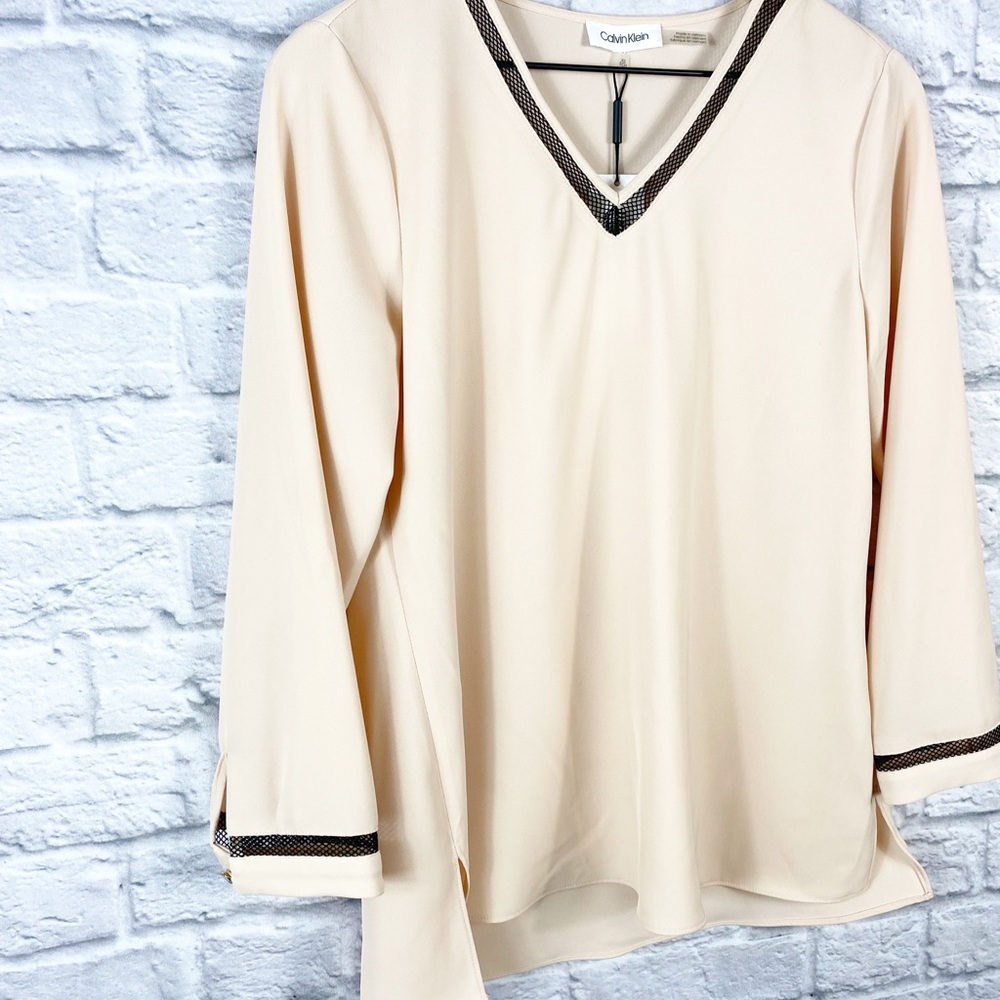 Calvin Klein NWT V-Neck Blush Pink Blouse - Picture 4 of 7